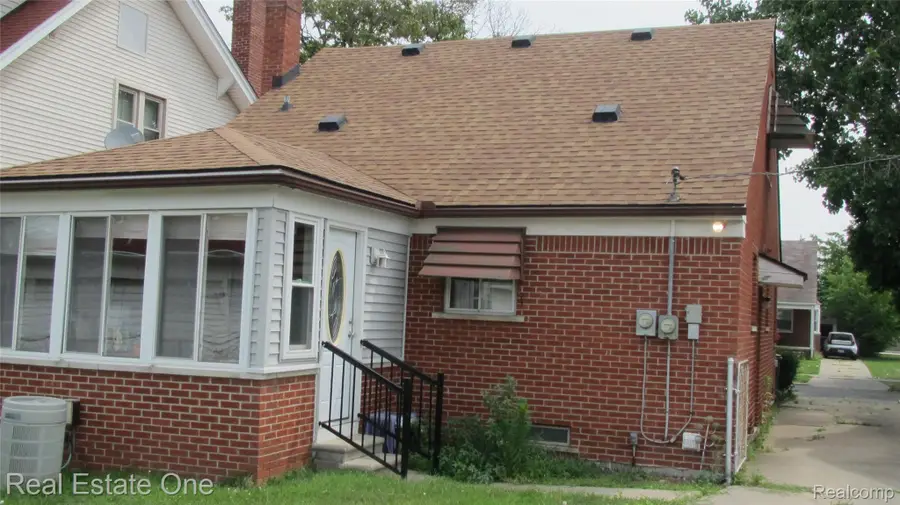 4905 Maple Street, Dearborn, MI 48126 - #2