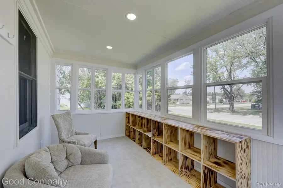 335 W Lincoln Avenue, Madison Heights, MI 48071 - #3