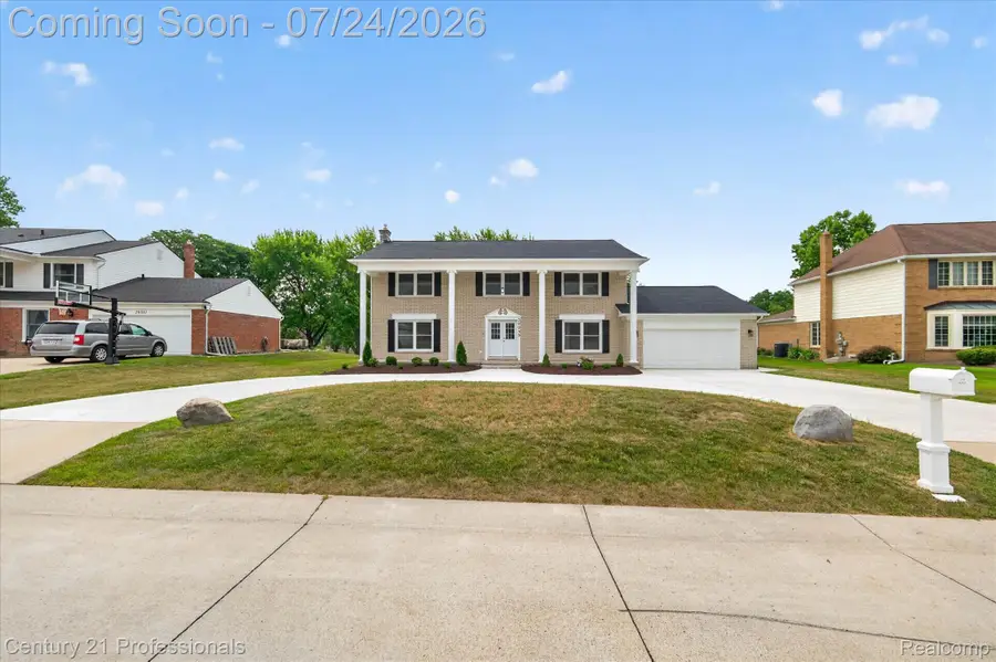 36045 Congress Court, Farmington Hills, MI 48335 - #3
