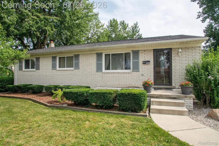 31045 John Hauk Street, Garden City, MI 48135 - #2