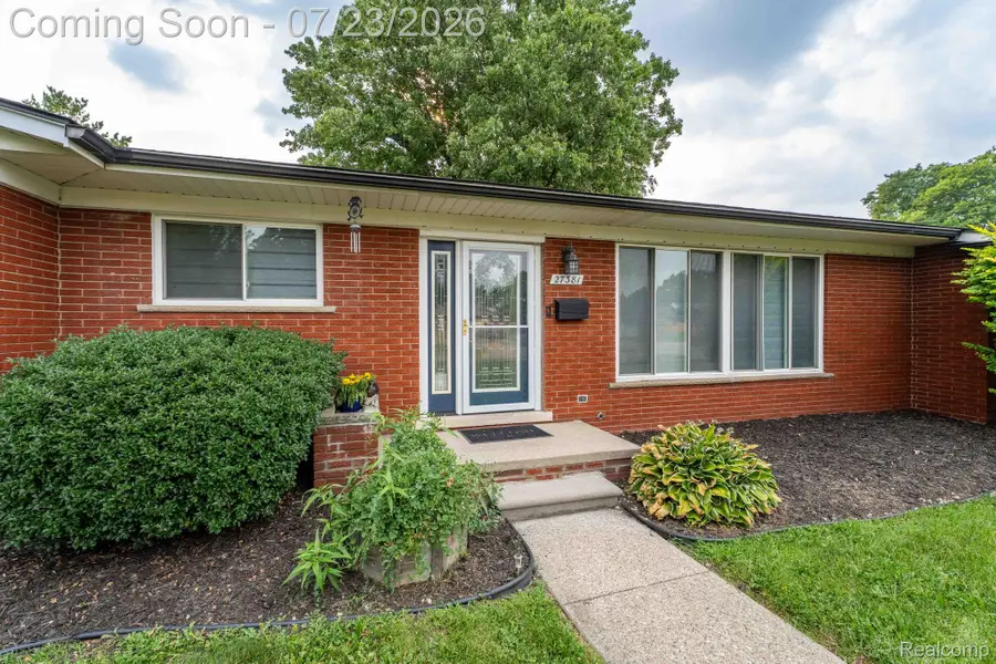 27381 Gail Drive, Warren, MI 48093 - #3