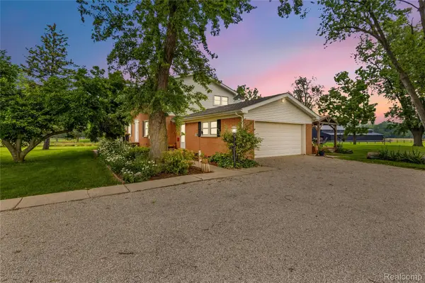 4925 S Huron River Drive, FlatRock, MI 48134