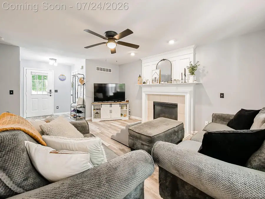 1643 Prairie Drive, Pontiac, MI 48340 - #3