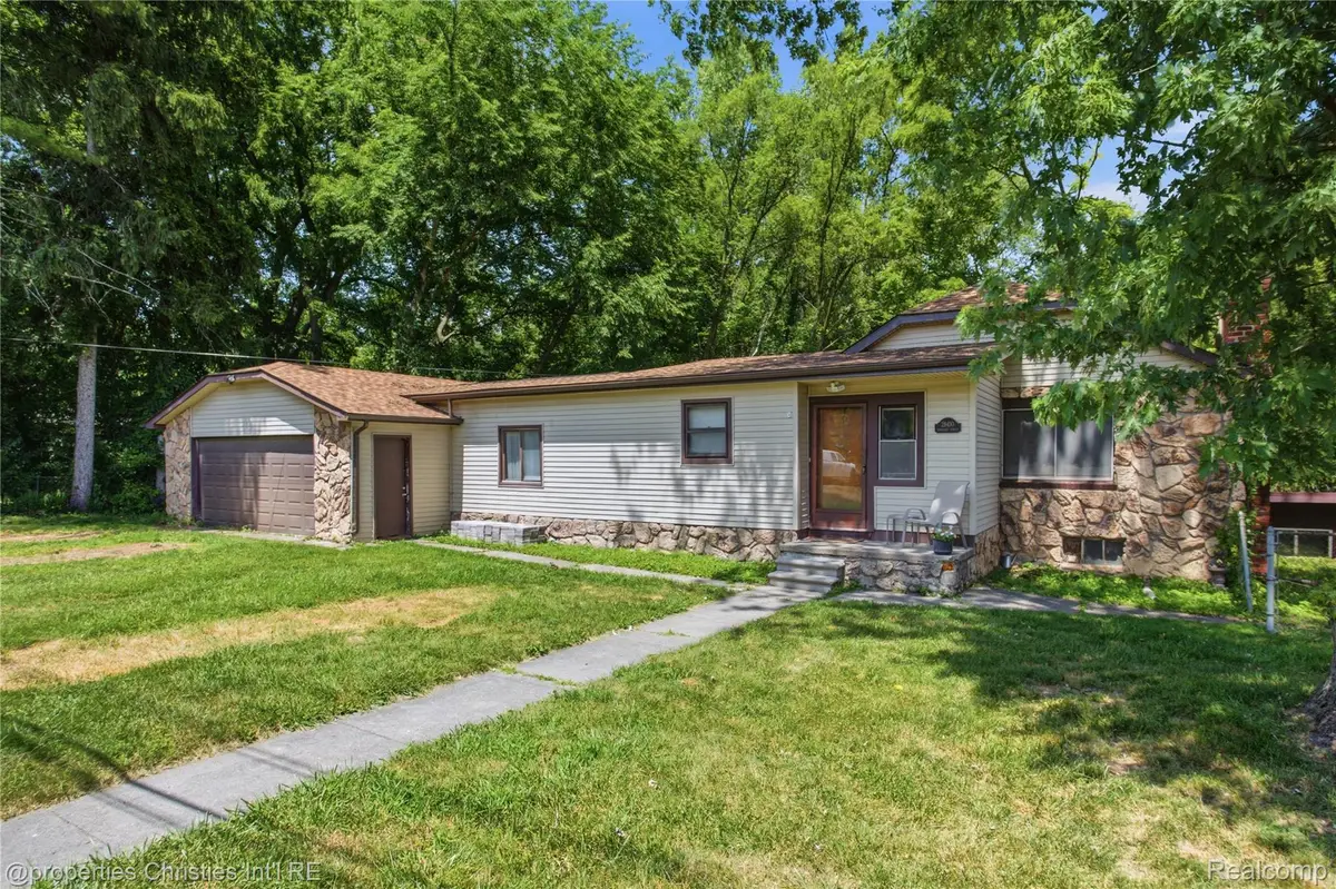 28430 Terrence Street, Livonia, MI 48154 - #1