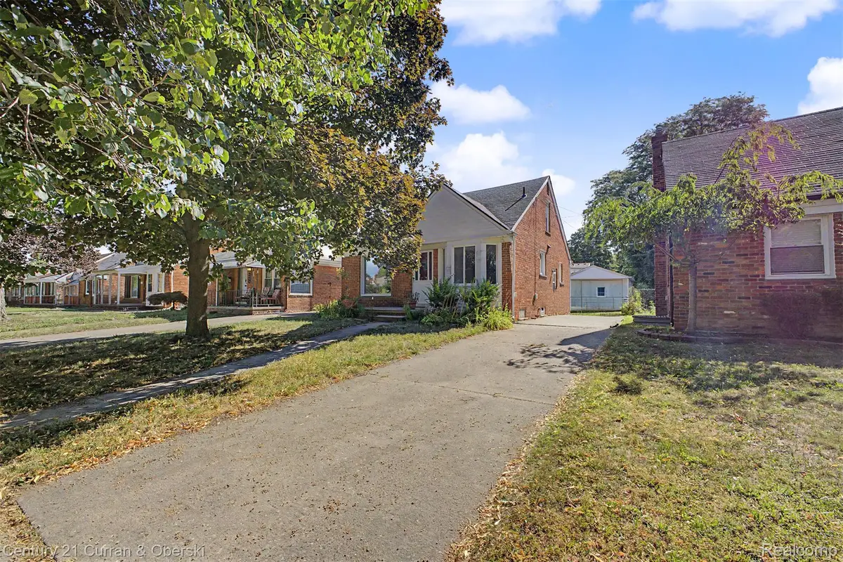 6874 N Vernon Street, Dearborn Heights, MI 48127 - #1
