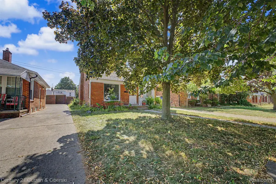 6874 N Vernon Street, Dearborn Heights, MI 48127 - #3