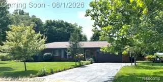 5029 Bronco Drive, Clarkston, MI 48346