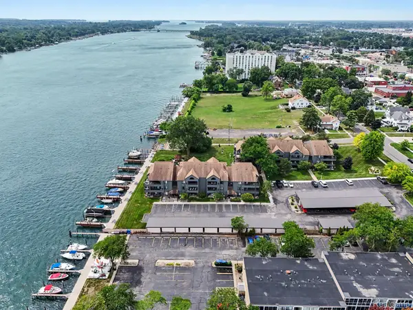 2445 Riverside Drive #304, Trenton, MI 48183