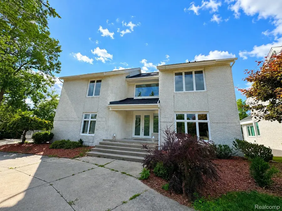 6446 Royal Pointe Drive, West Bloomfield, MI 48322 - #2
