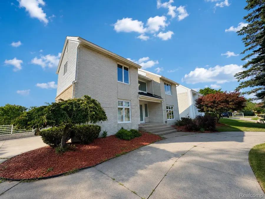 6446 Royal Pointe Drive, West Bloomfield, MI 48322 - #3