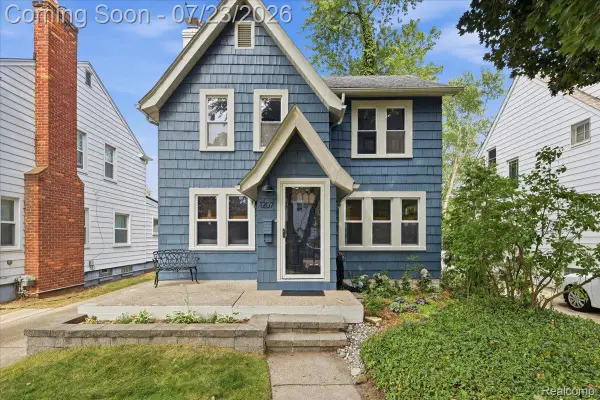 1207 Irving Avenue, RoyalOak, MI 48067