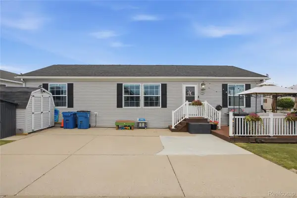 16206 Lancaster Way, Holly, MI 48442
