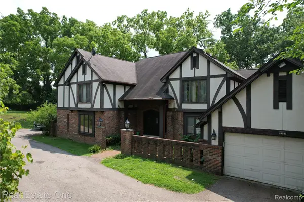 3317 Lone Pine Road, WestBloomfield, MI 48323