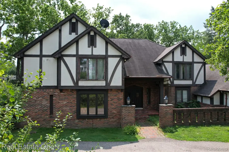 3317 Lone Pine Road, West Bloomfield, MI 48323 - #3