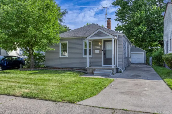 18777 Kingsville Street, HarperWoods, MI 48225