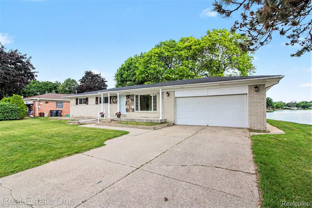 1347 E Square Lake Road, Troy, MI 48085 - #1