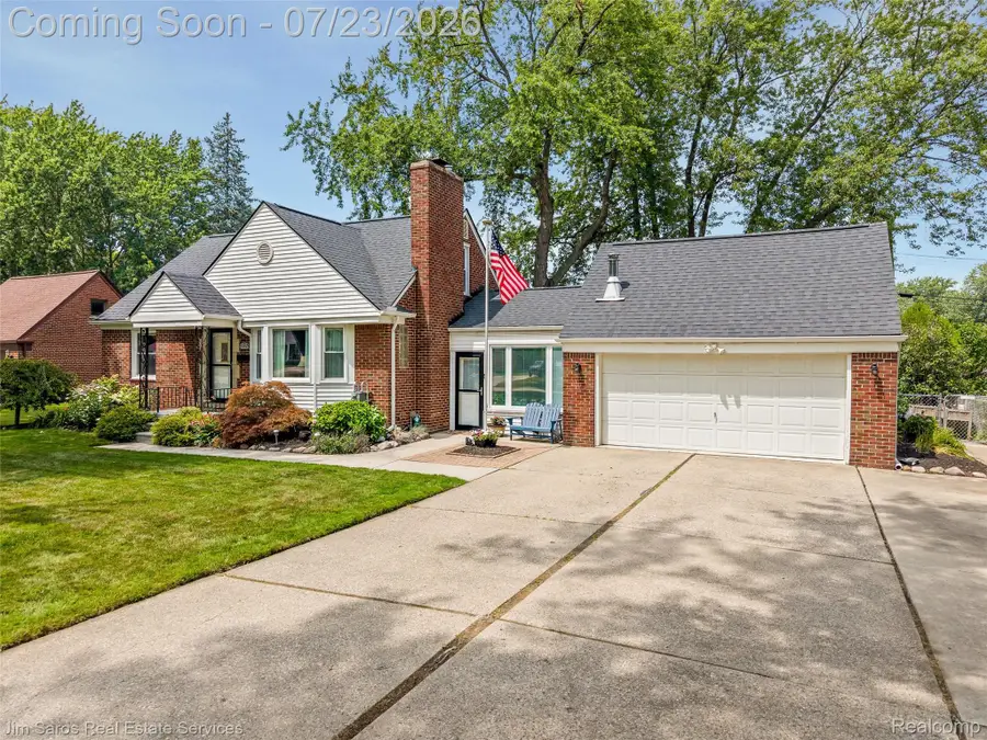 21225 Martin Road, Saint Clair Shores, MI 48081 - #2