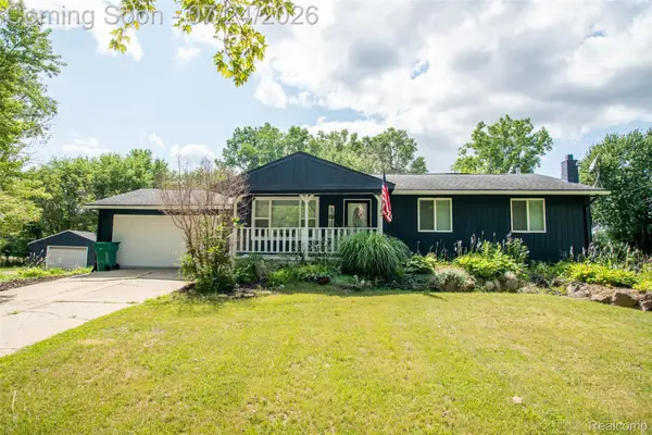 12320 N Holly Road, Holly, MI 48442