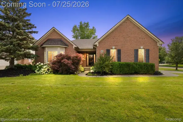903 Westlake Avenue, Oxford, MI 48371
