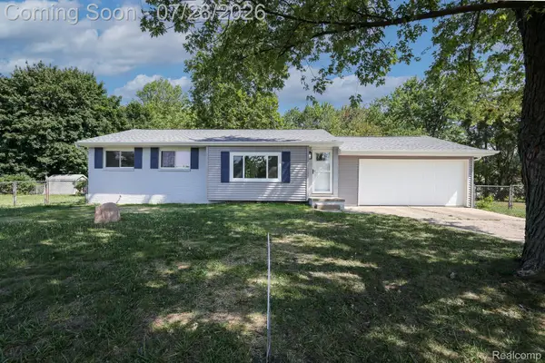 5147 N Paro Drive, Flint, MI 48506