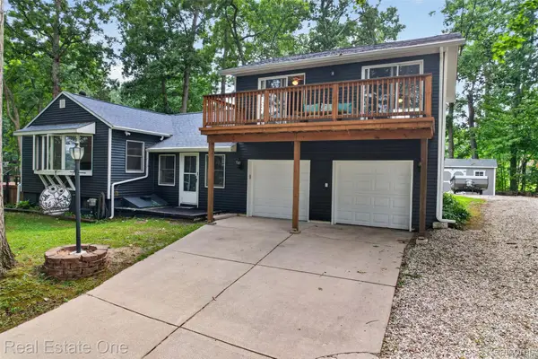 2093 Webster Park Drive, Howell, MI 48843