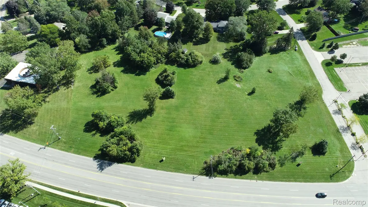 000 Holly Road, Grand Blanc, MI 48439 - #1