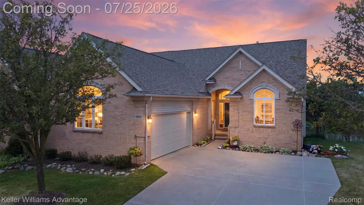 49457 N Glacier, Northville, MI 48168 - #1