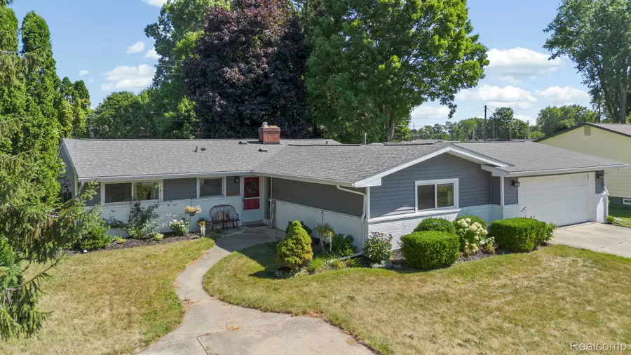 9194 Oakview Drive, Swartz Creek, MI 48473 - #3