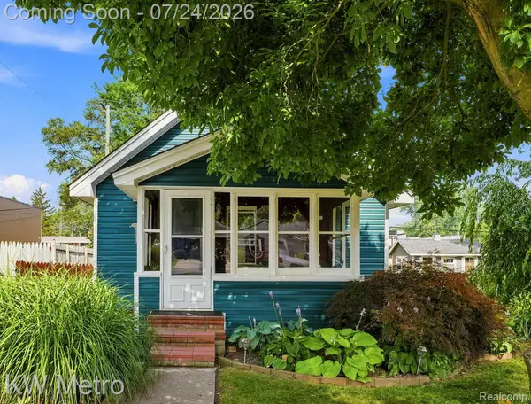 30768 Brentwood Street, Southfield, MI 48076