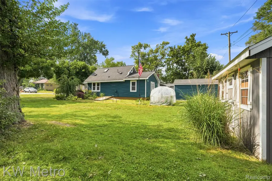30768 Brentwood Street, Southfield, MI 48076 - #3