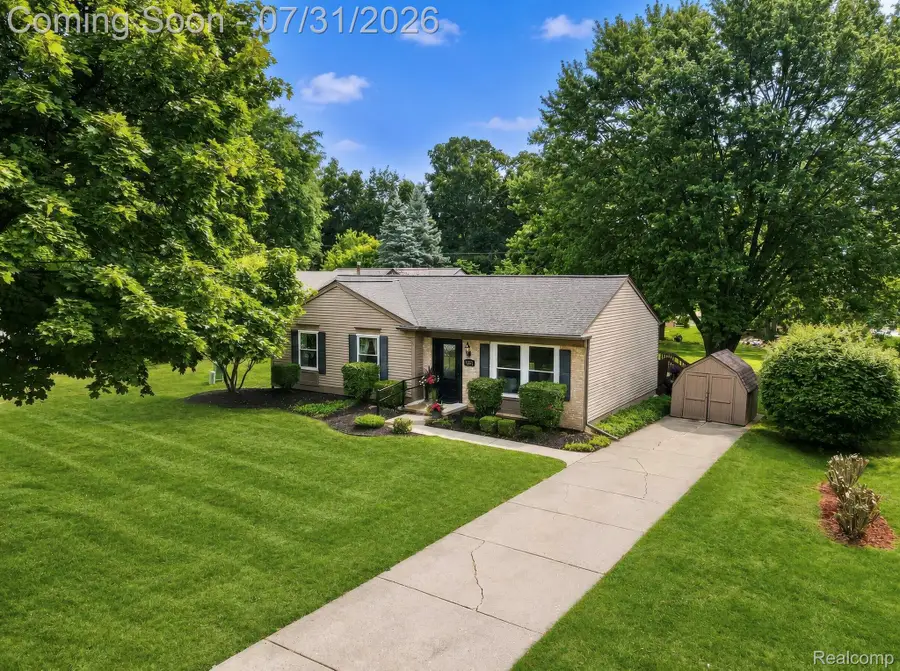 835 Bolinger Street, Rochester Hills, MI 48307 - #2