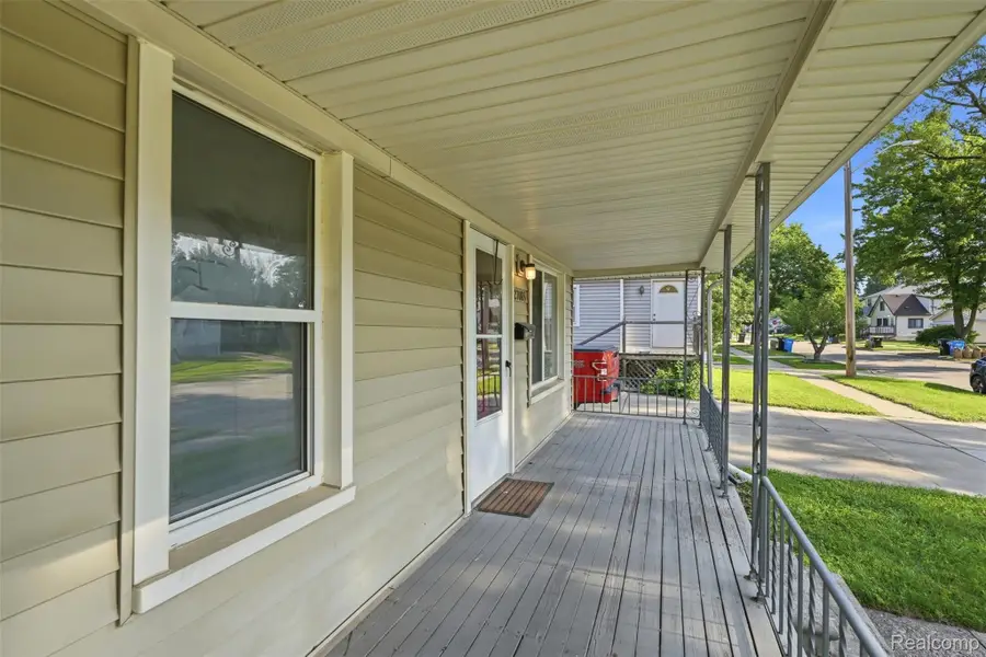 27085 Dartmouth Street, Madison Heights, MI 48071 - #3