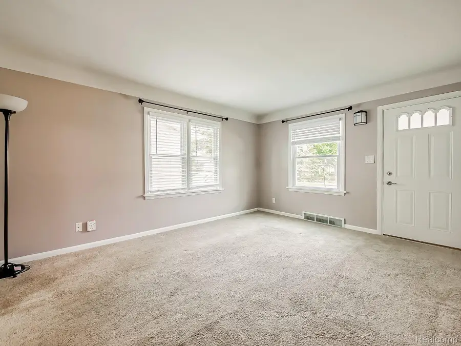 702 Michigan Avenue, Monroe, MI 48162 - #2