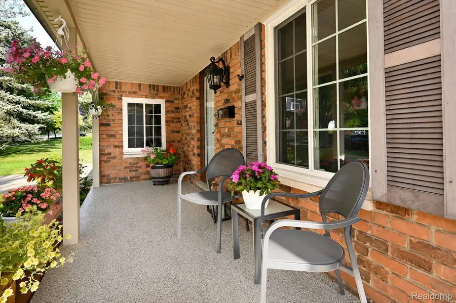 2032 Kristin Drive, Troy, MI 48084 - #2