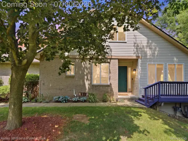 1310 Bay Hill, Waterford, MI 48327