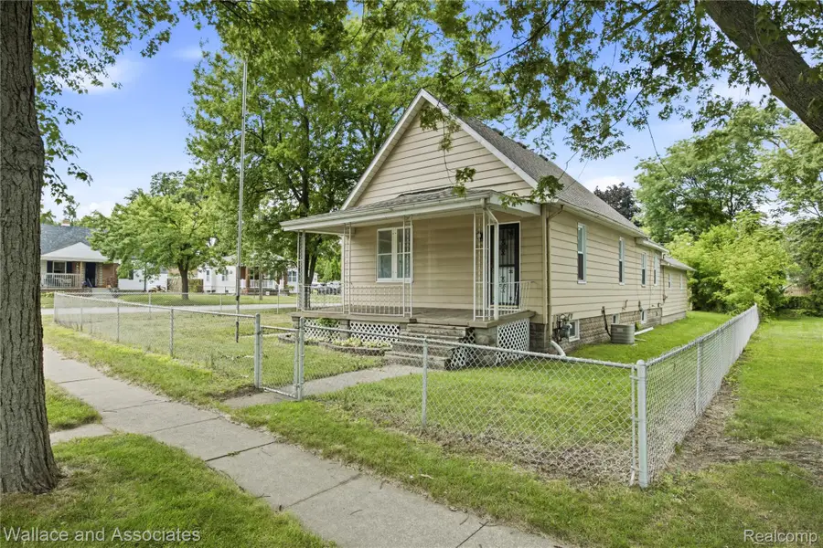 1429 Division Street, Port Huron, MI 48060 - #2
