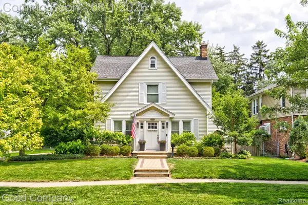 2230 Maplewood Avenue, RoyalOak, MI 48073