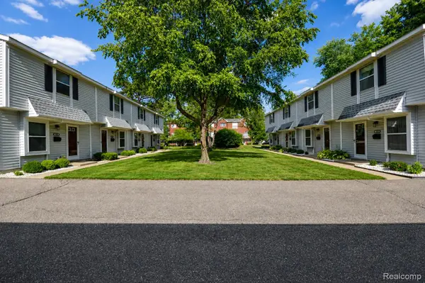 4365 S Crooks Road, RoyalOak, MI 48073
