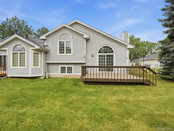 6346 Squire Lake Drive, Flushing, MI 48433