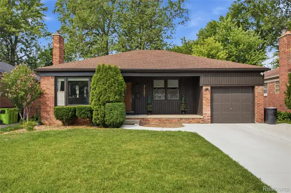 21251 Huntington Avenue, HarperWoods, MI 48225