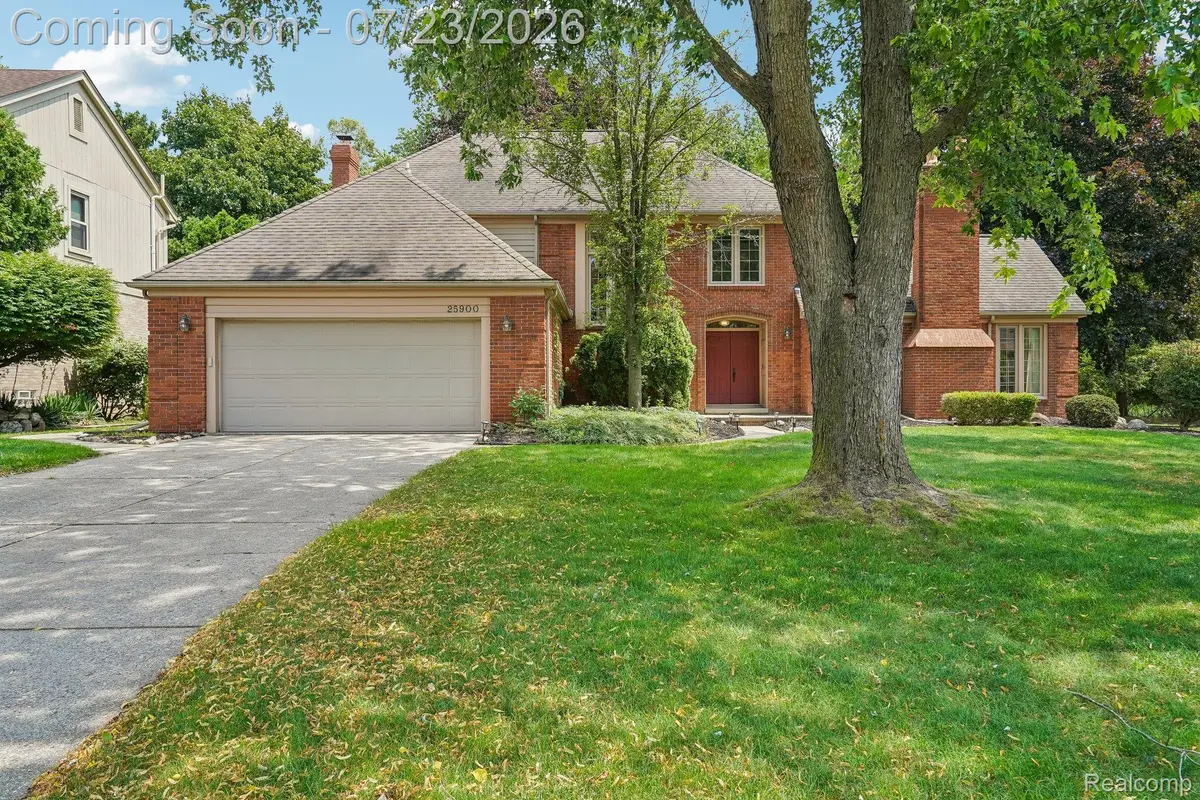 25900 Hunt Club Boulevard, Farmington Hills, MI 48335 - #1