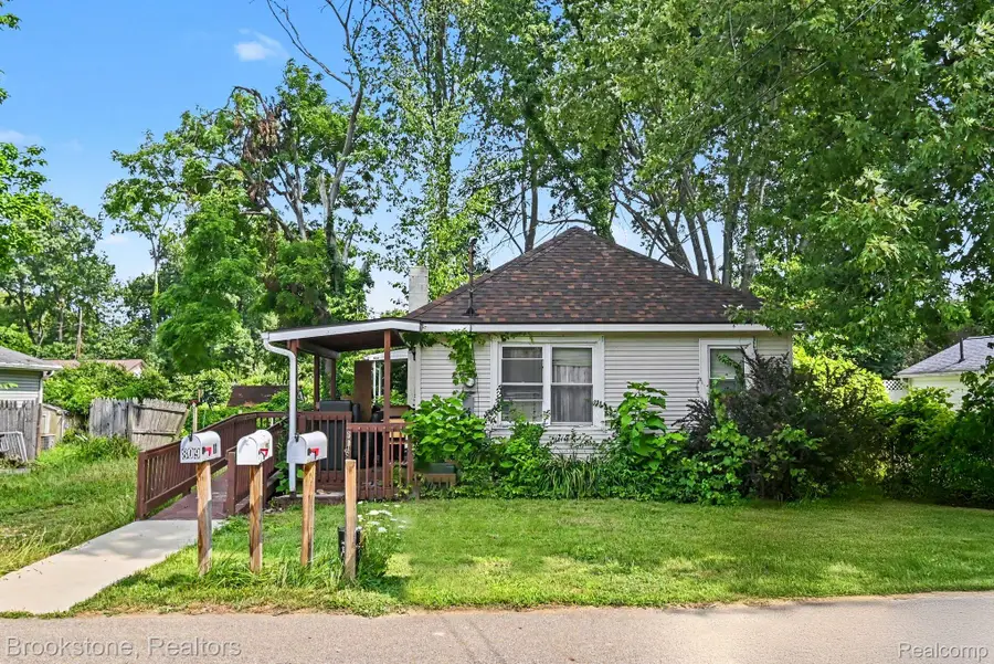 808 Emmett Avenue, Jackson, MI 49203 - #2