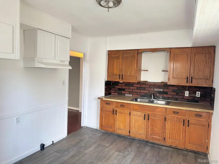 640 Crawford Street, Flint, MI 48507 - #3