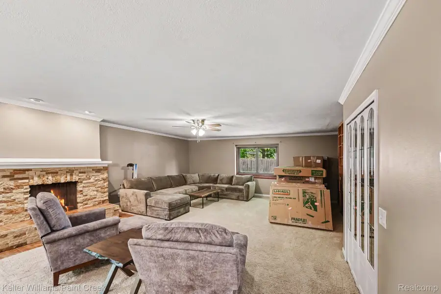 1087 Collingwood Drive, Rochester Hills, MI 48307 - #3