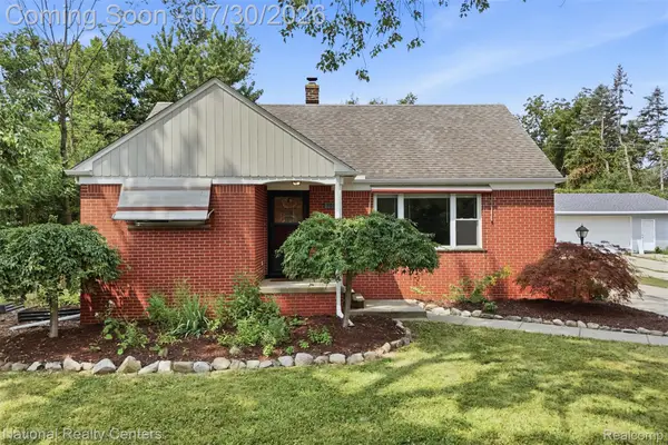 30129 Fairfax Street, Southfield, MI 48076