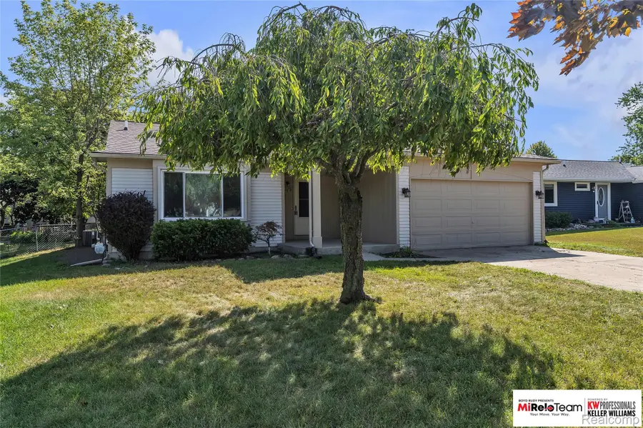 352 Winchester Street, South Lyon, MI 48178 - #2