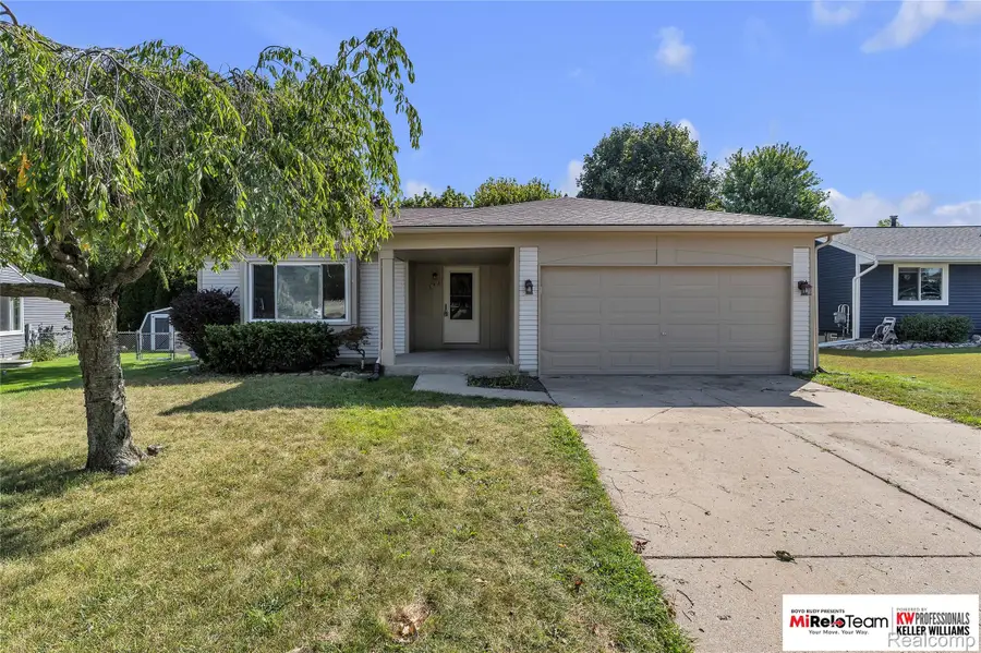 352 Winchester Street, South Lyon, MI 48178 - #3