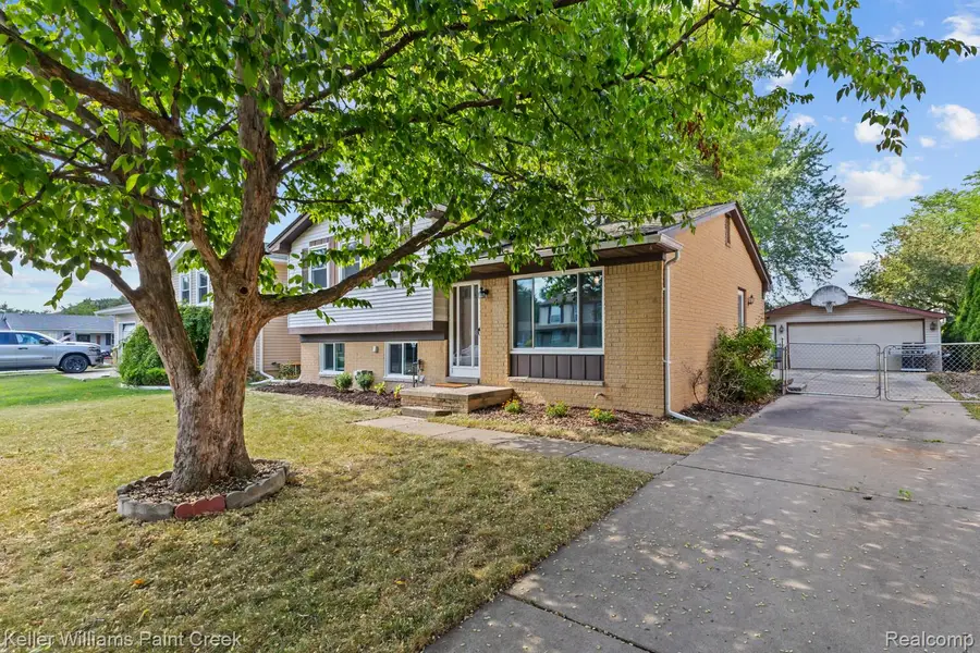 16221 Bayham Court, Clinton, MI 48038 - #3