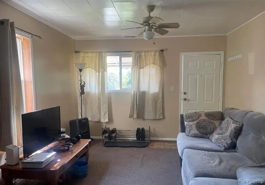 3141 Myrton Street, Burton, MI 48529 - #2