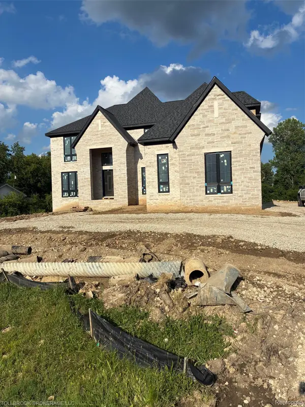 3356 Alpine, Troy, MI 48084